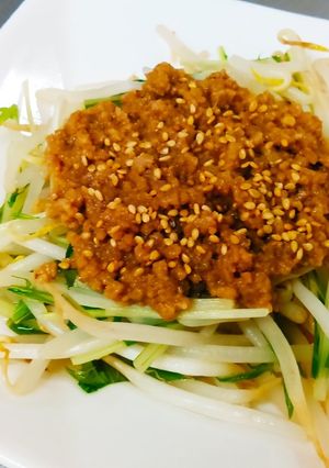 節約！もやしのピリ辛肉味噌のせ-レシピのメイン写真
