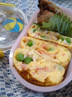お弁当に○カニカマでかに玉風卵焼き-レシピのメイン写真