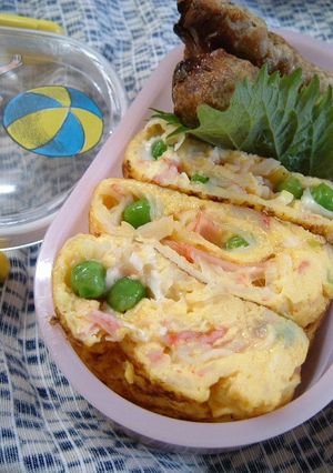 お弁当に○カニカマでかに玉風卵焼き-レシピのメイン写真