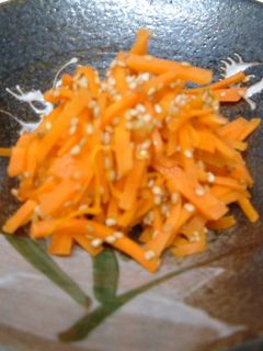 にんじんだけの胡麻炒め-レシピのメイン写真