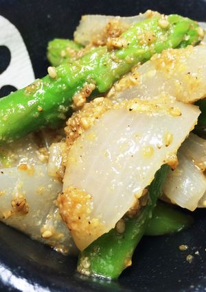 定番※胡麻和え アスパラと新玉ねぎ-レシピのメイン写真