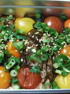 ミニトマトと塩昆布の炊き込みご飯-レシピのメイン写真