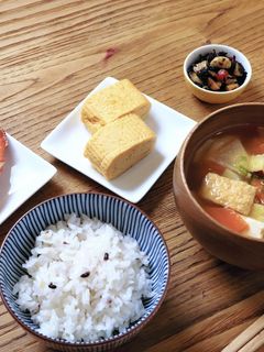 だしからとる香り豊かなみそ汁とだし巻き卵-レシピのメイン写真