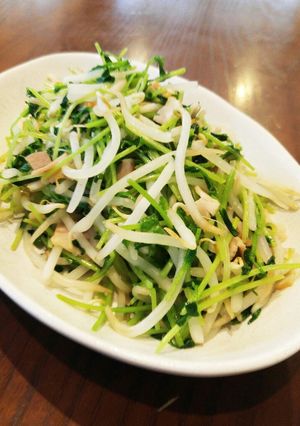 豆苗とモヤシの塩炒め-レシピのメイン写真