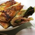 アボカドトマトのチーズがトロ〜リ春巻き♡