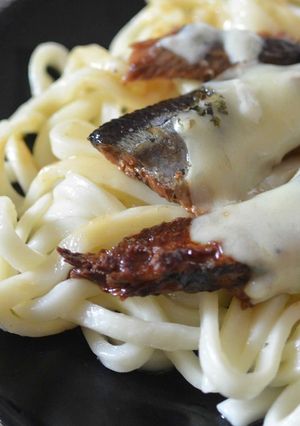 レンジで簡単！さんま蒲焼チーズかけうどん-レシピのメイン写真