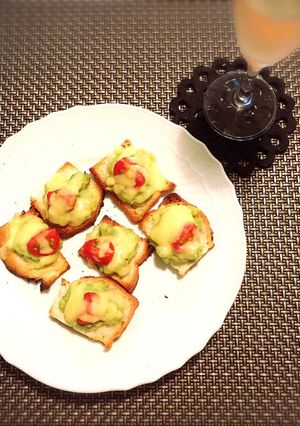 アボカドとツナの焼きカナッペ-レシピのメイン写真