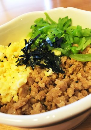 子供も喜ぶ簡単♡鶏そぼろごはん-レシピのメイン写真