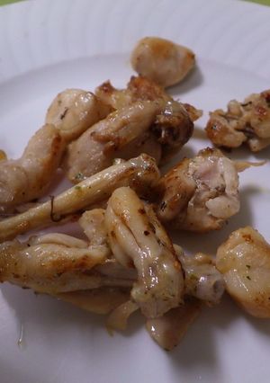 ウシガエル太もも肉のスタミナ炒め-レシピのメイン写真