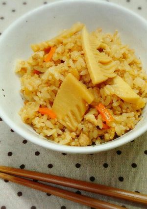 鶏肉出汁たっぷり♡おかずみたいな筍ご飯♪-レシピのメイン写真