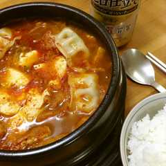 รูปของ 韓国 キムチ餃子チゲ キムチマンドゥチゲ