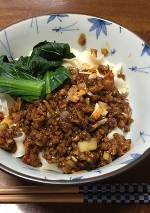 刀削麺の汁なし担々麺-レシピのメイン写真