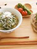シンプル簡単！ちりめんだし茶漬け