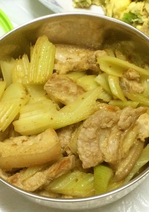 セロリと豚バラ肉のXO醤炒め-レシピのメイン写真