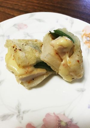 簡単!サラダチキンに恋をして♪お餅サンド-レシピのメイン写真