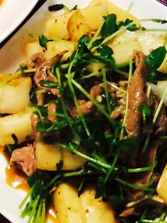 長いも豆苗と牛肉のオイスター炒め-レシピのメイン写真