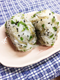 ちりめんじゃこと大葉 ♪ 簡単おにぎり-レシピのメイン写真