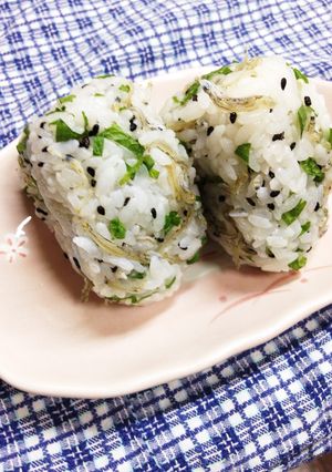 ちりめんじゃこと大葉 ♪ 簡単おにぎり-レシピのメイン写真