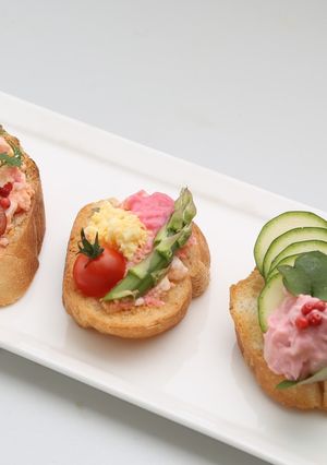 ピンクカレーの花壇ブルスケッタ-レシピのメイン写真