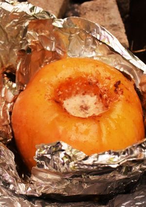 キャンプで焼きりんご-レシピのメイン写真