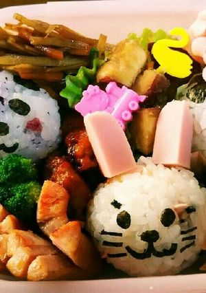 春の遠足弁当(ﾊﾟﾝﾀﾞｳｻｷﾞｺｱﾗ)-レシピのメイン写真