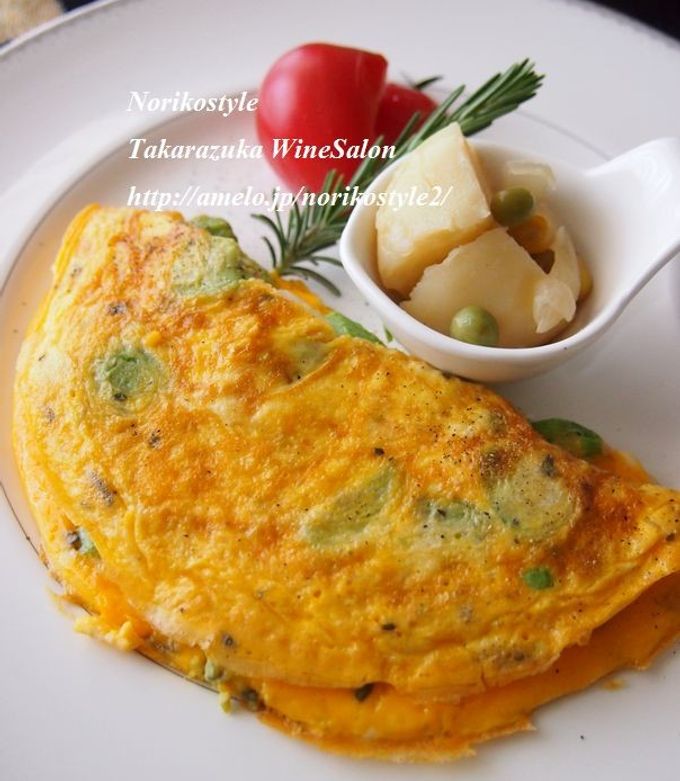 おひとりブランチ♡半折アボカドオムレツ by 築山紀子 【クックパッド