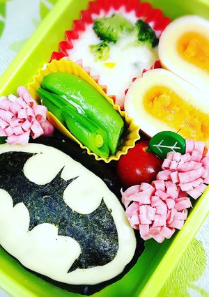 キャラ弁 ☆ バッドマン ぺたんこゆで卵-レシピのメイン写真