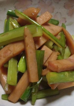 ニンニク茎と魚肉ハム…ウスターソース炒め-レシピのメイン写真