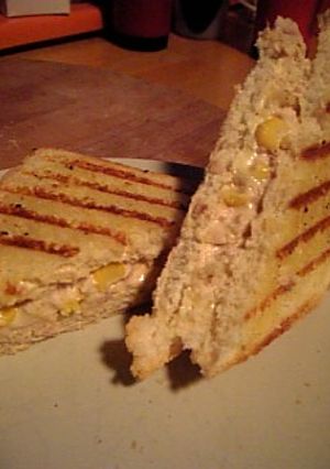 ツナとコーンのホットサンド-レシピのメイン写真
