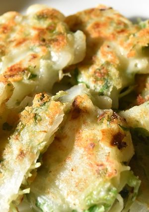 チーズがとろ～豆苗と玉ねぎのおやき-レシピのメイン写真