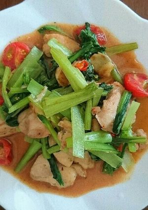 鶏肉と小松菜トマトの炒めもの 糖質オフ-レシピのメイン写真