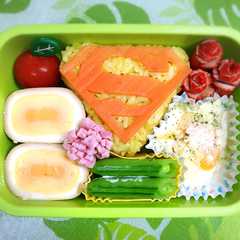 รูปของ キャラ弁☆ スーパーマン ぺたんこゆで卵