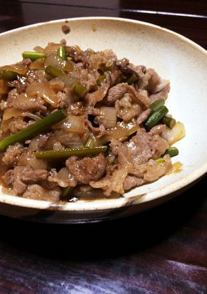 牛バラ肉とニンニクの芽の甘辛炒め-レシピのメイン写真