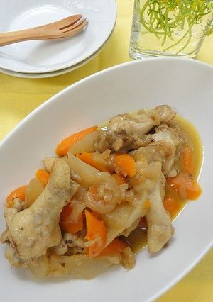 鶏手羽元と大根と人参のコンソメ煮込み-レシピのメイン写真