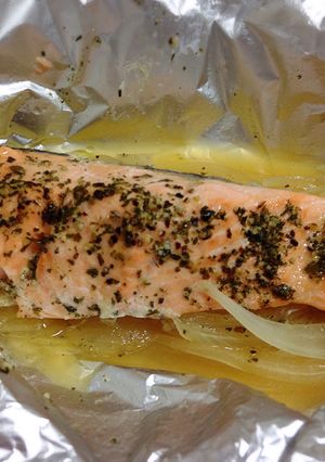 ハーブソルトで簡単♩鮭のホイル焼き-レシピのメイン写真