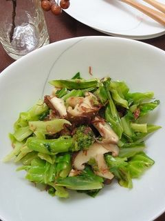 キャベツと椎茸のコンビーフ炒め-レシピのメイン写真