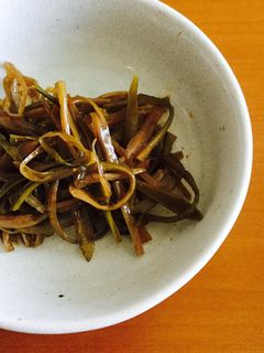 皮まで美味しく♪山うどの皮のきんぴら-レシピのメイン写真