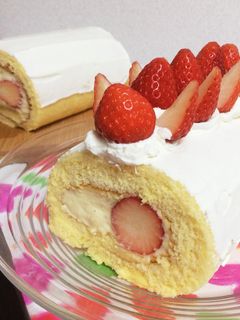 イチゴの贅沢ロールケーキ-レシピのメイン写真
