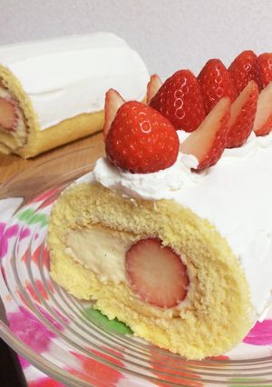 イチゴの贅沢ロールケーキ-レシピのメイン写真