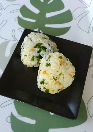 大人のため！！生姜とわかめのおにぎり♪-レシピのメイン写真