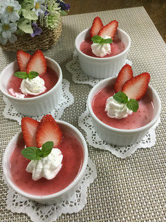 なめらか!苺の桃色プリン♡-レシピのメイン写真