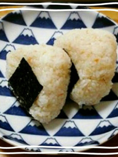 とっても簡単!白だしでおかかおにぎり-レシピのメイン写真