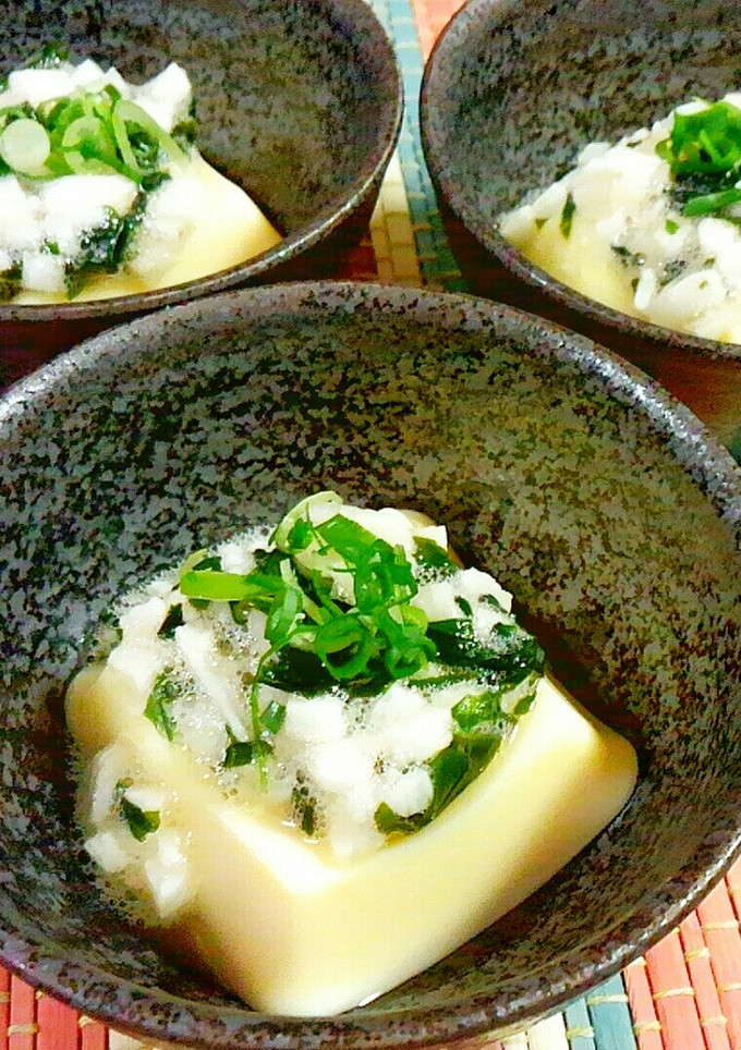 簡単☆たまご豆腐に、とろろ～んとわかめ♪-レシピのメイン写真