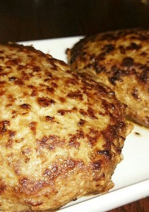 肉汁じゅわ～っと溢れる！ハンバーグ-レシピのメイン写真