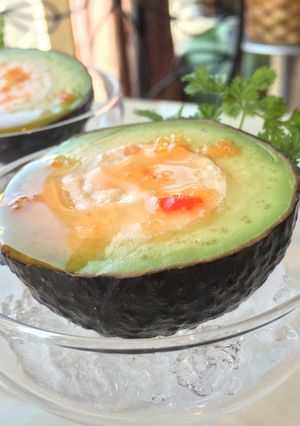スプーンで頂く！タイ風アボカドサラダ-レシピのメイン写真