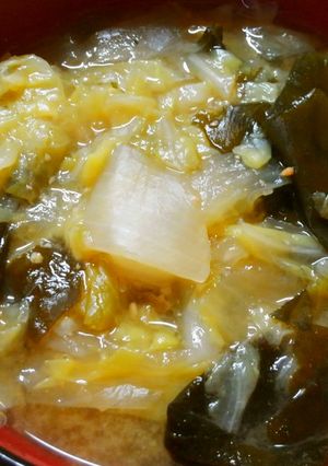 簡単和食にキャベツ玉ねぎワカメのお味噌汁-レシピのメイン写真