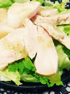 茹で鶏とレタスの塩レモンサラダ-レシピのメイン写真