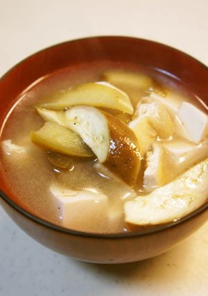 長なす・豆腐・油揚げの味噌汁-レシピのメイン写真