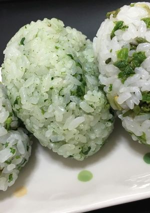 山菜食べよう！ヨモギおにぎり-レシピのメイン写真