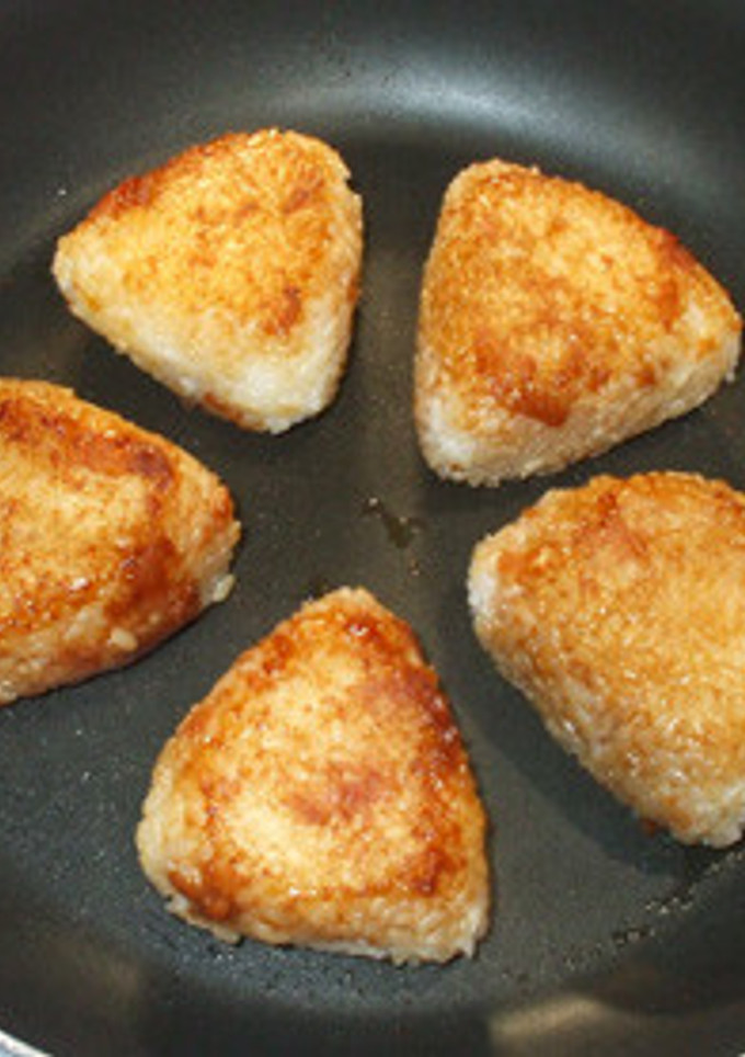 焼きおにぎり♪残りご飯＋梅しょうゆゴマ油-レシピのメイン写真